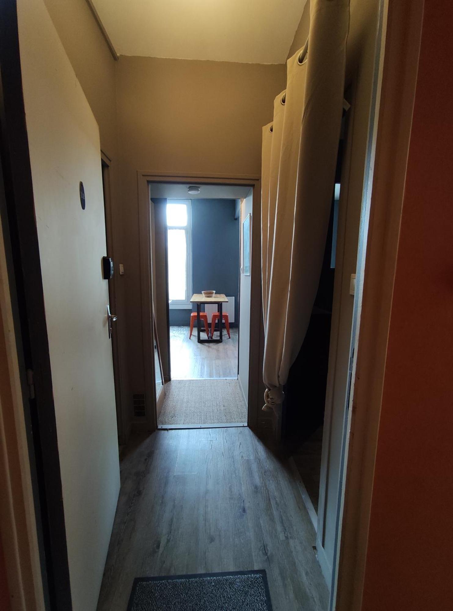 1 Ideal Salaries Nomades Appartement *